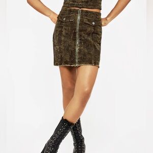 NWT Disturbia Diabolical Woodcut Print Corduroy Mini Skirt - US4/26”